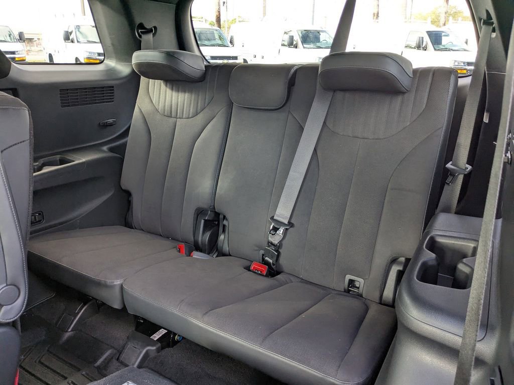 Used 2025 Hyundai Palisade Calligraphy image 16