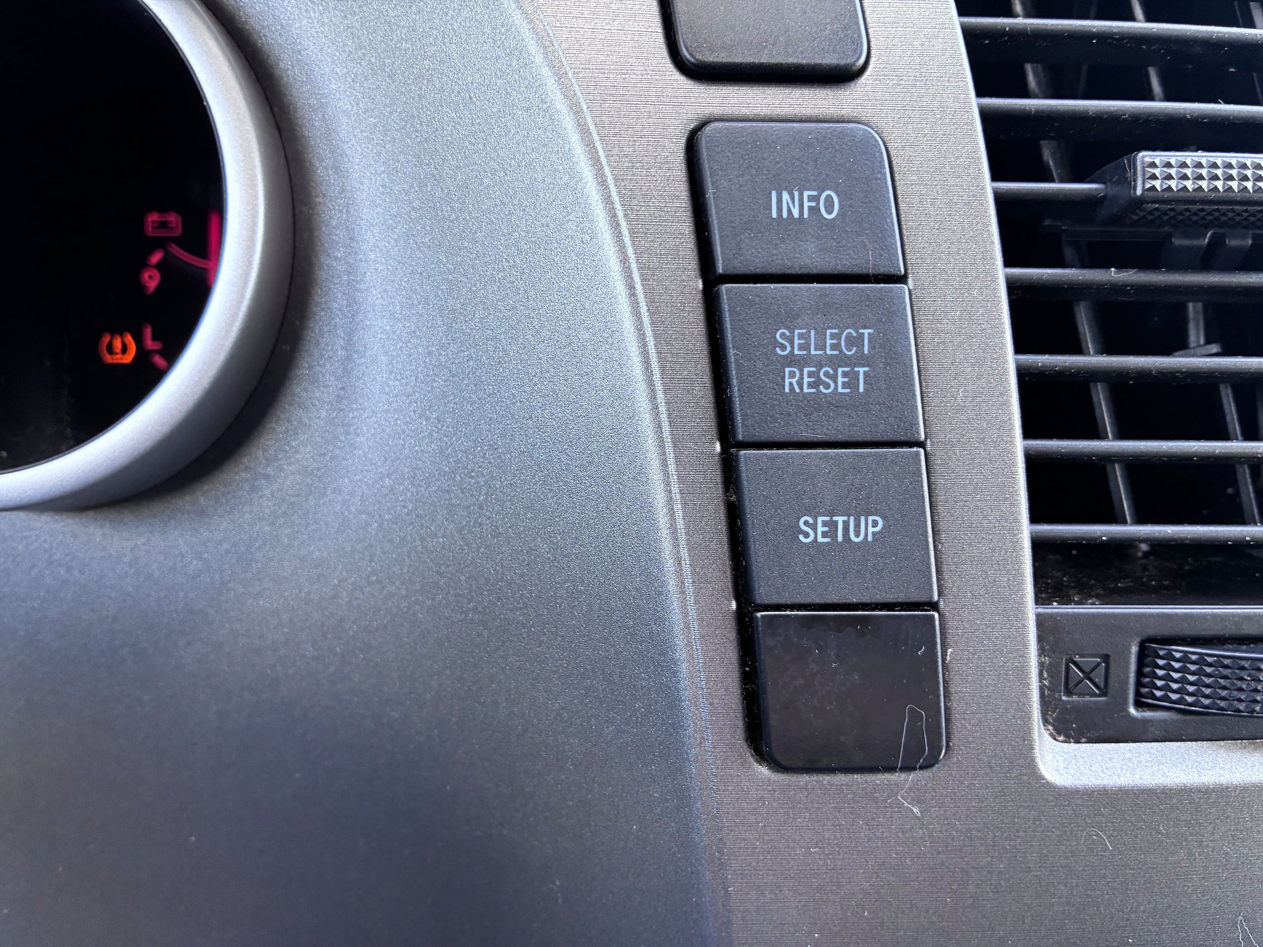 Used 2015 Toyota Sequoia SR5 AWD/4WD image 18