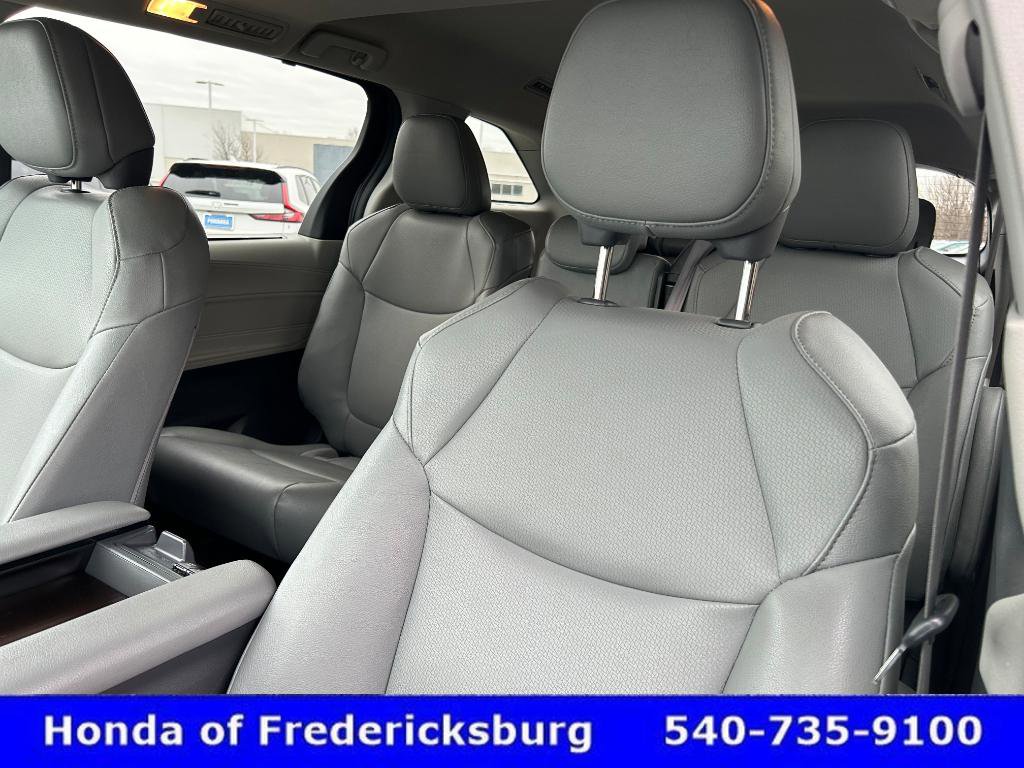 Used 2024 Toyota Sienna XLE image 17