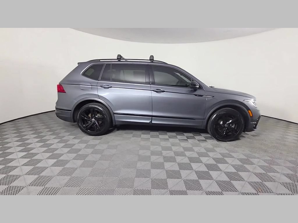Used 2023 Volkswagen Tiguan SE R-Line FWD image 36