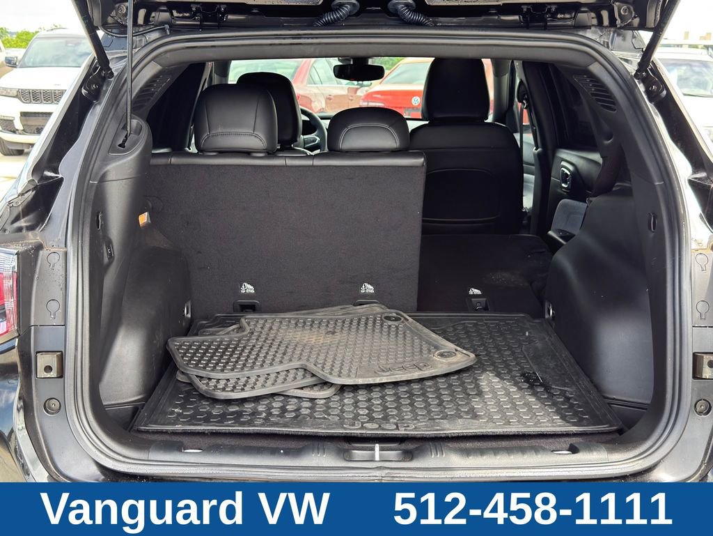 Used 2025 Jeep Compass Latitude w/ Convenience Group AWD/4WD image 11