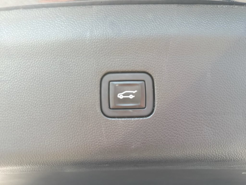 Used 2023 Buick Enclave Essence w/ Experience Buick Package AWD/4WD image 18