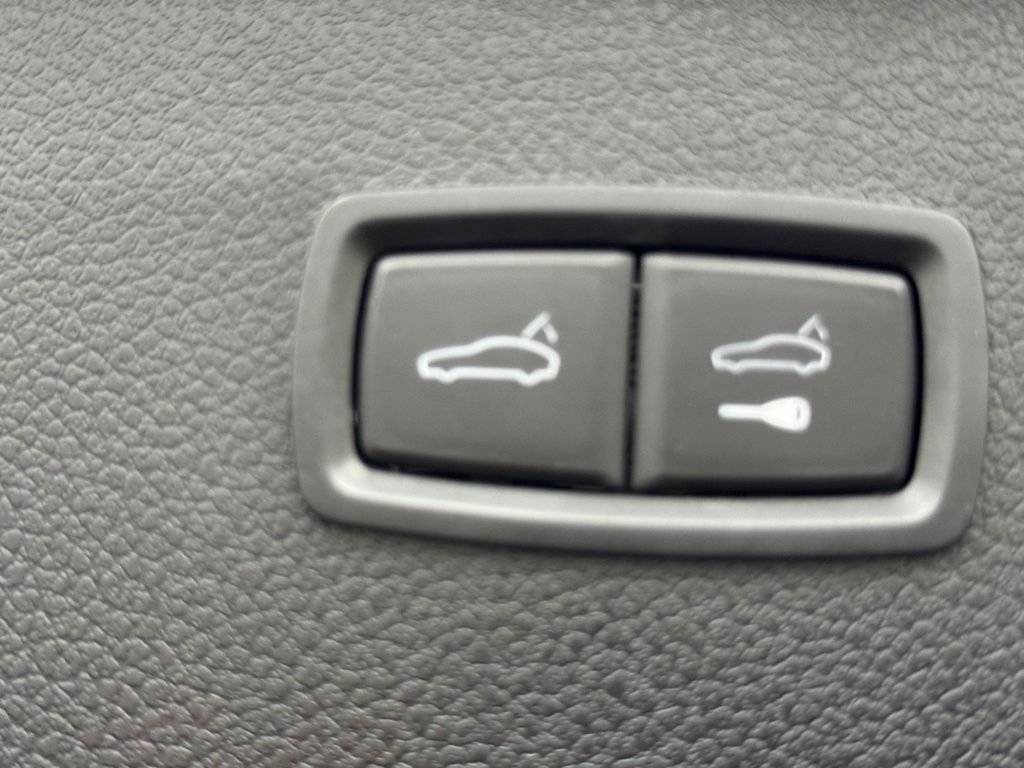 Used 2022 Porsche Macan S AWD/4WD image 10
