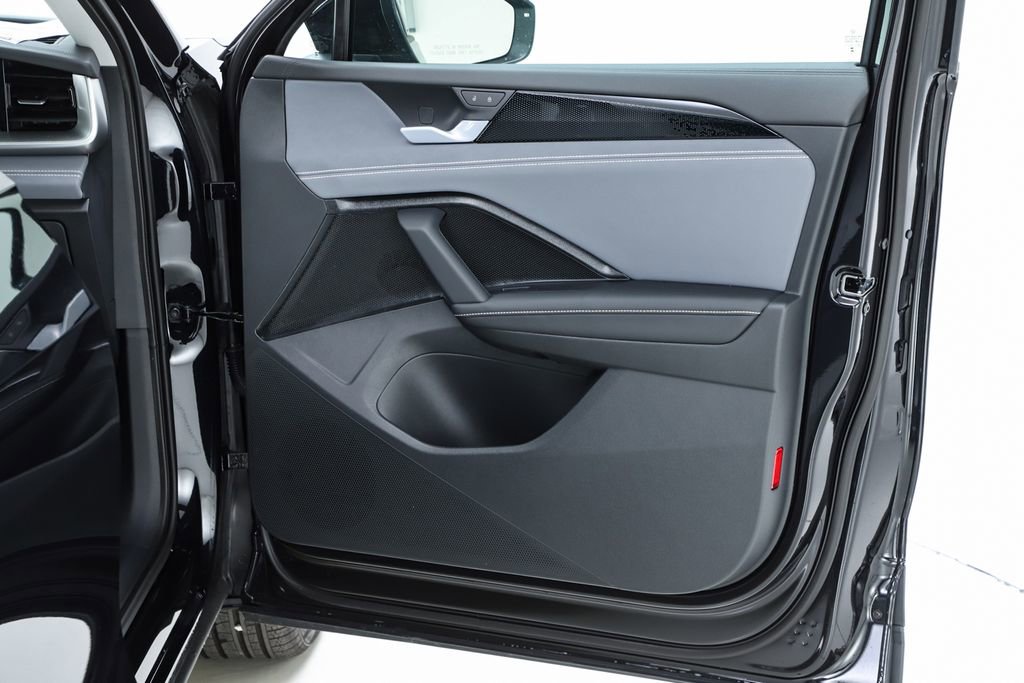 New 2026 Volkswagen Tiguan SE image 31