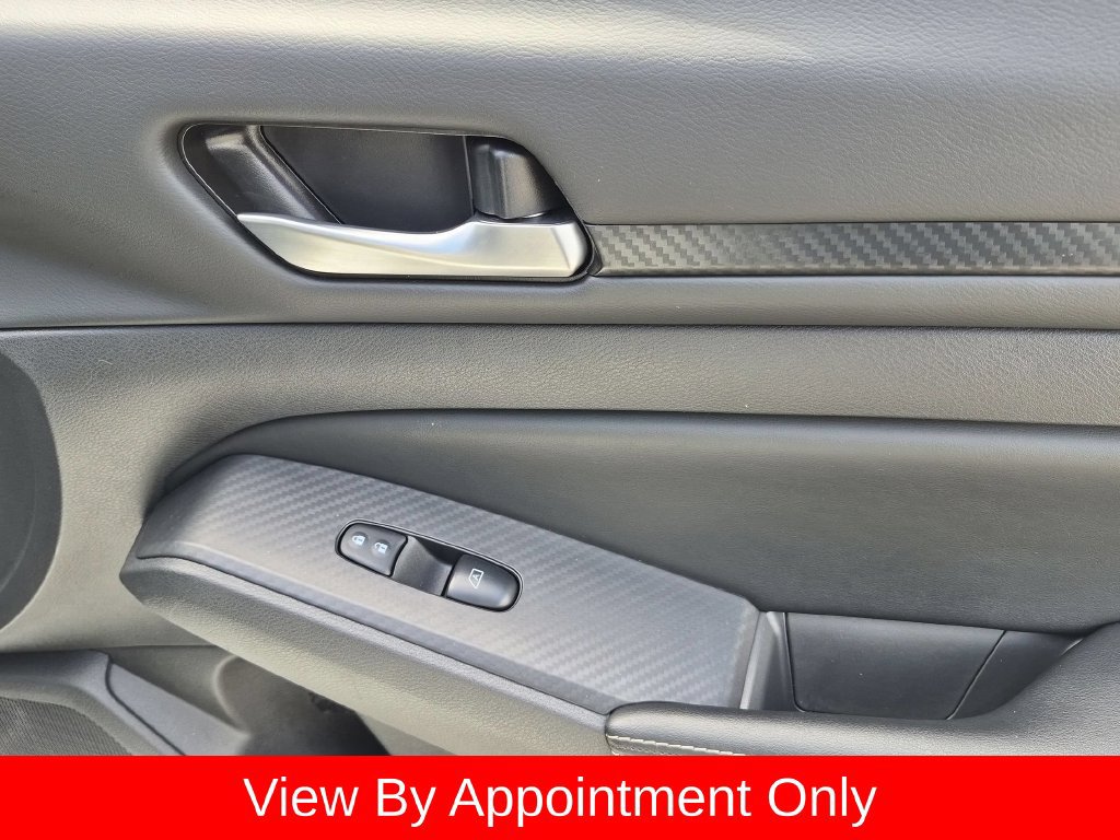 Used 2025 Nissan Altima 2.5 SV FWD image 32