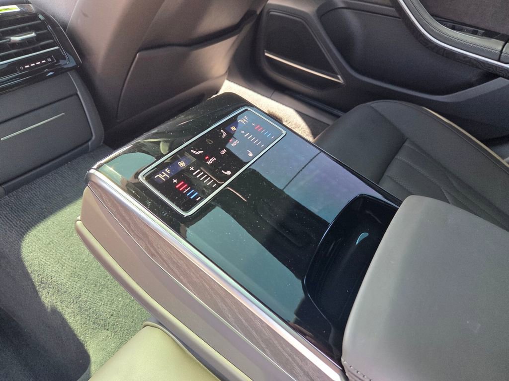 Used 2023 Audi A8 L 3.0T image 8