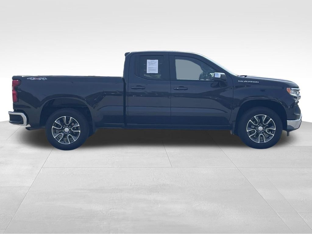 Used 2024 Chevrolet Silverado 1500 LT AWD/4WD image 2