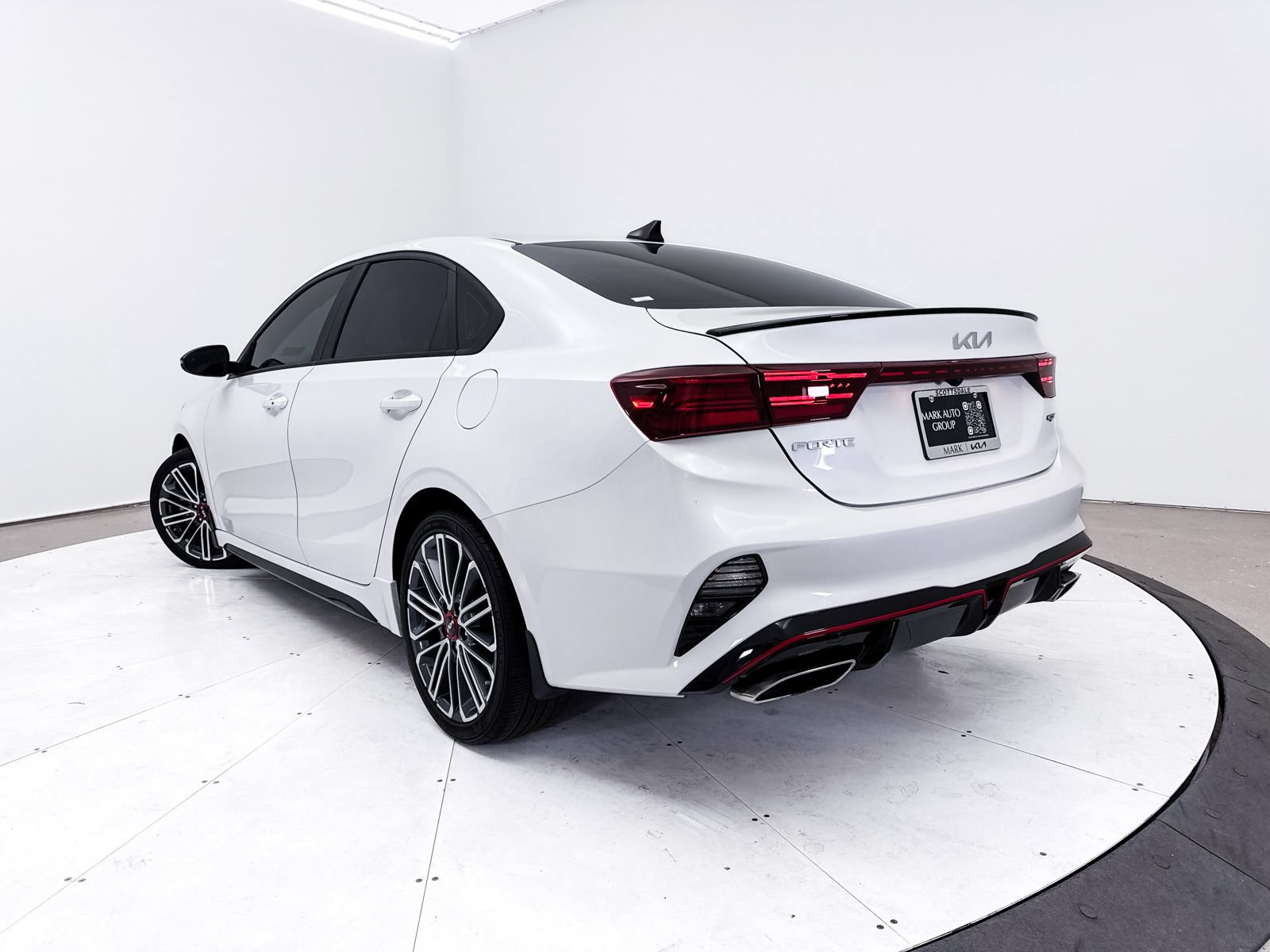 Used 2024 Kia Forte GT FWD image 2