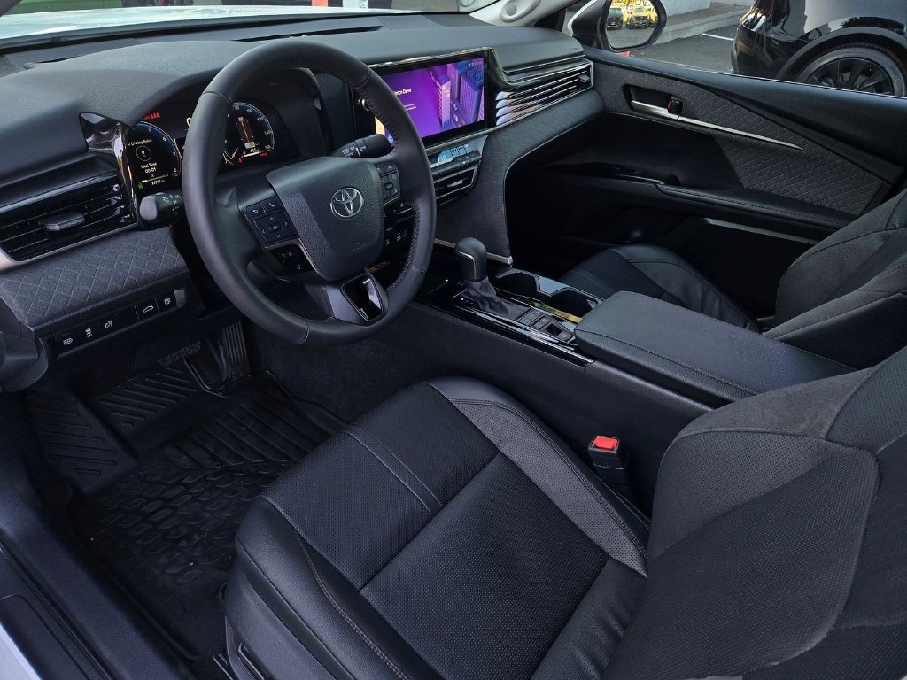 Used 2025 Toyota Camry XLE w/ Premium Package AWD/4WD image 9