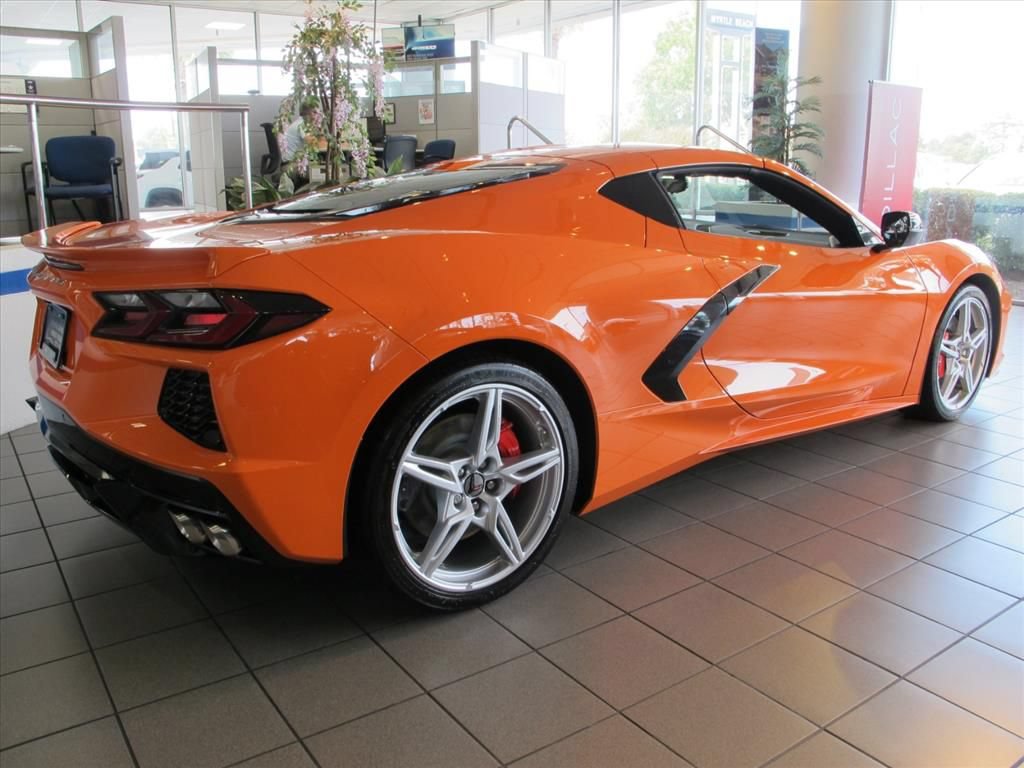 Used 2023 Chevrolet Corvette Stingray Preferred Cpe w/ Z51 Performance Package RWD image 3