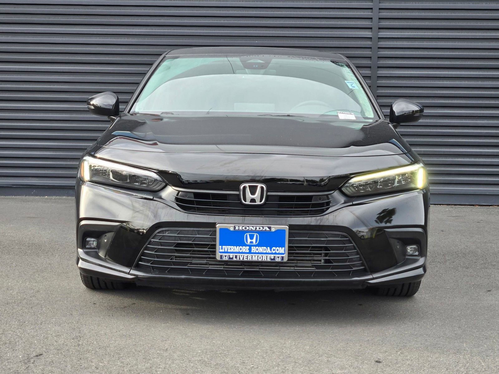 Used 2023 Honda Civic Touring image 2