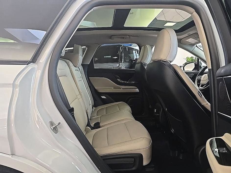 Used 2025 Lincoln Corsair AWD w/ Equipment Group 101A image 37