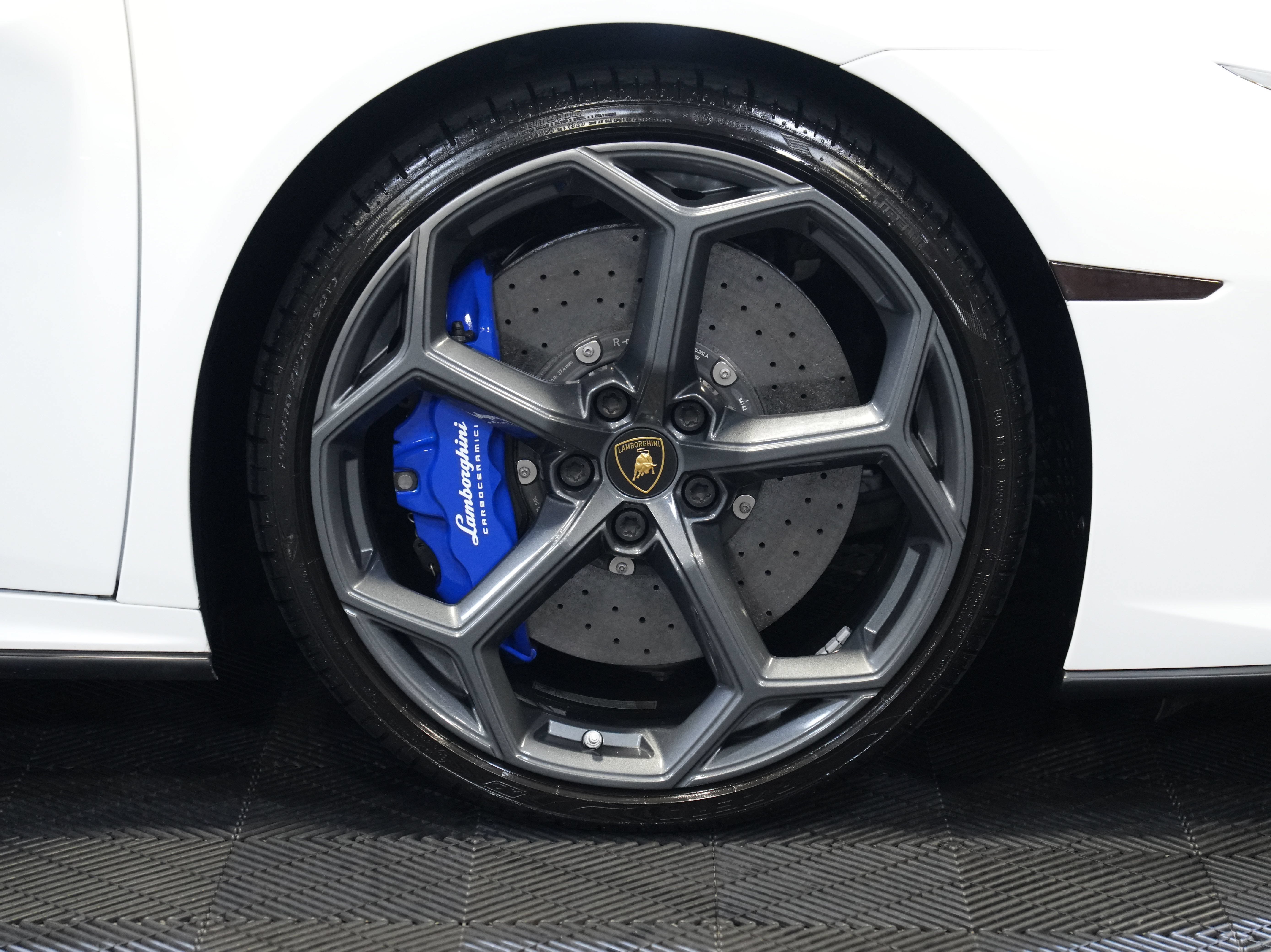 Used 2020 Lamborghini Huracan EVO AWD/4WD image 51