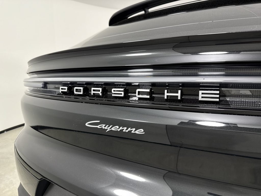 New 2026 Porsche Cayenne Coupe AWD/4WD image 18