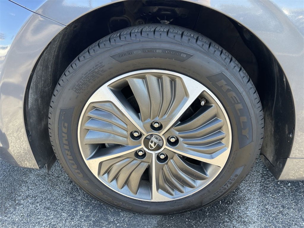 Used 2020 Hyundai Ioniq SE image 10