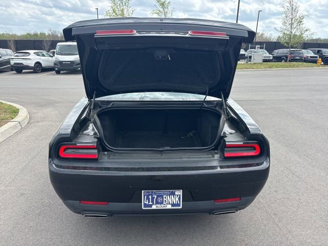 Used 2019 Dodge Challenger SXT image 10
