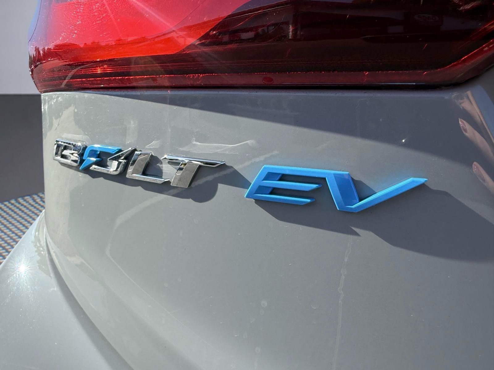 Used 2019 Chevrolet Bolt LT FWD image 6