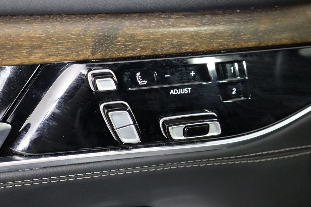 Used 2023 Jeep Grand Wagoneer L Series II w/ Premium Group II AWD/4WD image 23