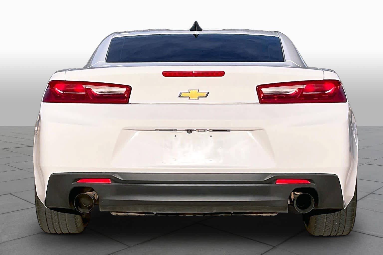 Used 2018 Chevrolet Camaro LT RWD image 6