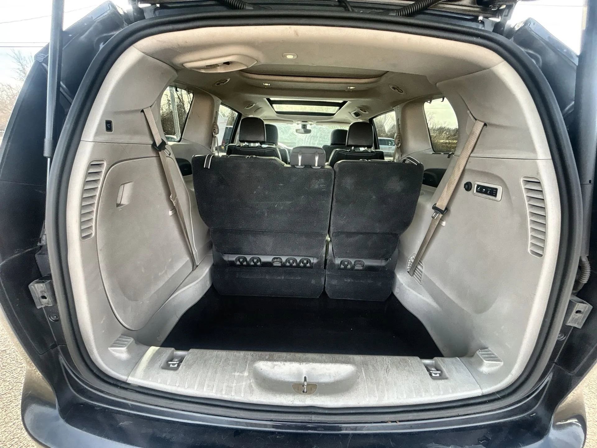 Used 2020 Chrysler Pacifica Limited FWD image 21