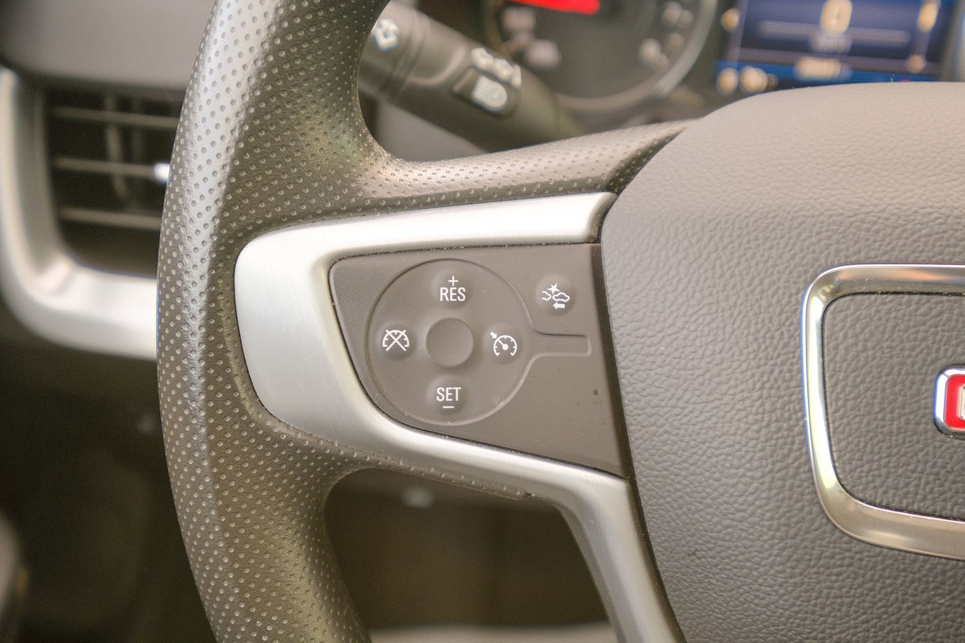 Used 2024 GMC Terrain SLE image 35