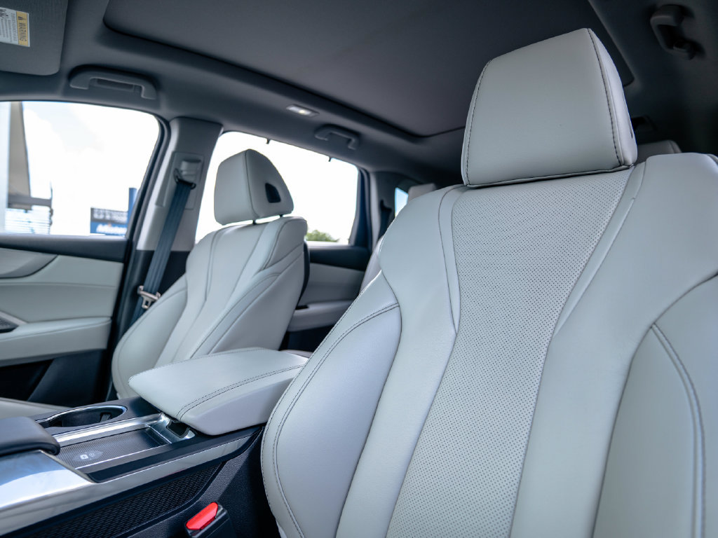 Certified 2023 Acura MDX w/ Technology Package AWD/4WD image 8