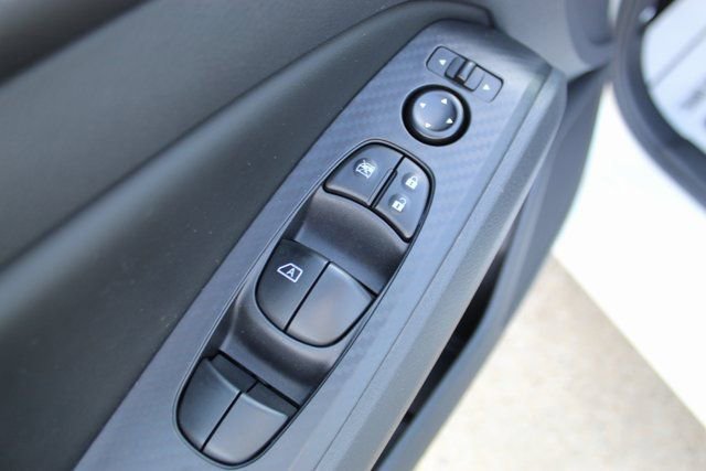 Used 2025 Nissan Altima 2.5 SV image 9