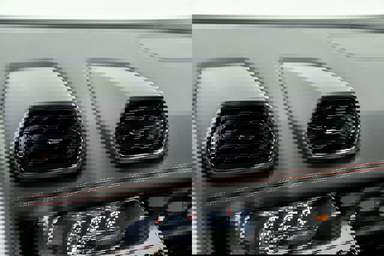 Used 2015 Lamborghini Huracan LP 610-4 image 31