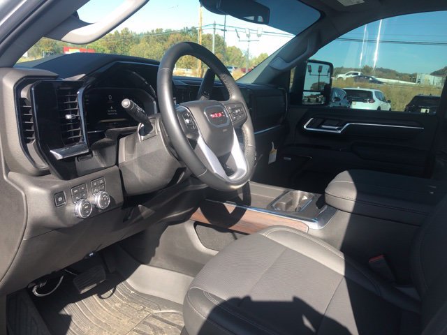 Used 2026 GMC Sierra 2500 SLT w/ SLT Premium Package AWD/4WD image 9