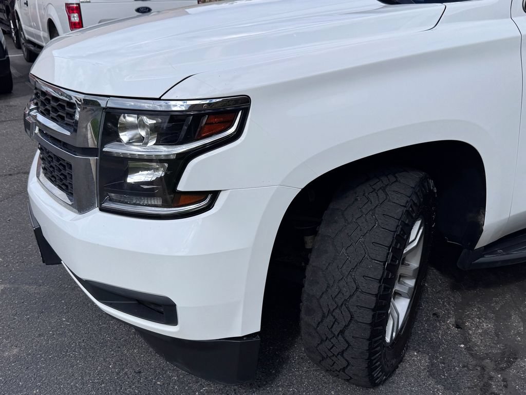 Used 2018 Chevrolet Suburban LT AWD/4WD image 3