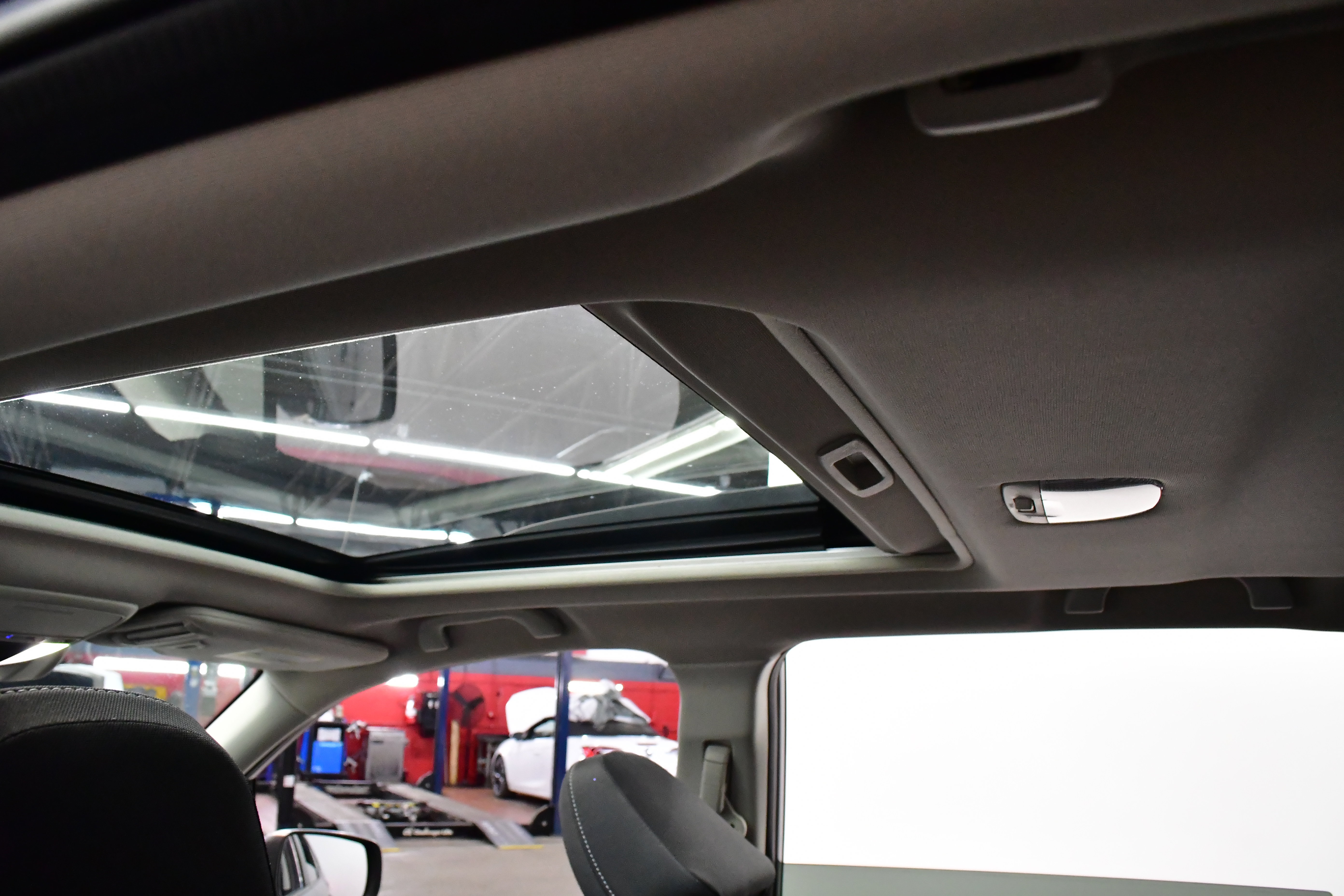 Used 2019 Subaru Forester Premium w/ All-Weather Package image 19