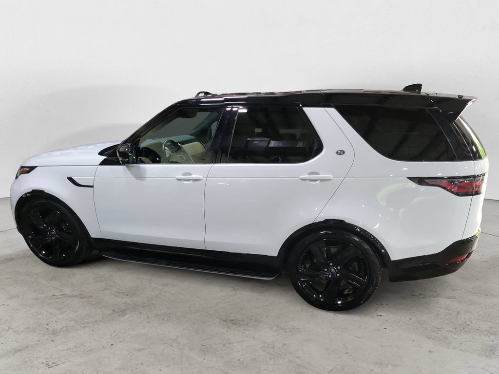 Used 2024 Land Rover Discovery Metropolitan Edition AWD/4WD image 2