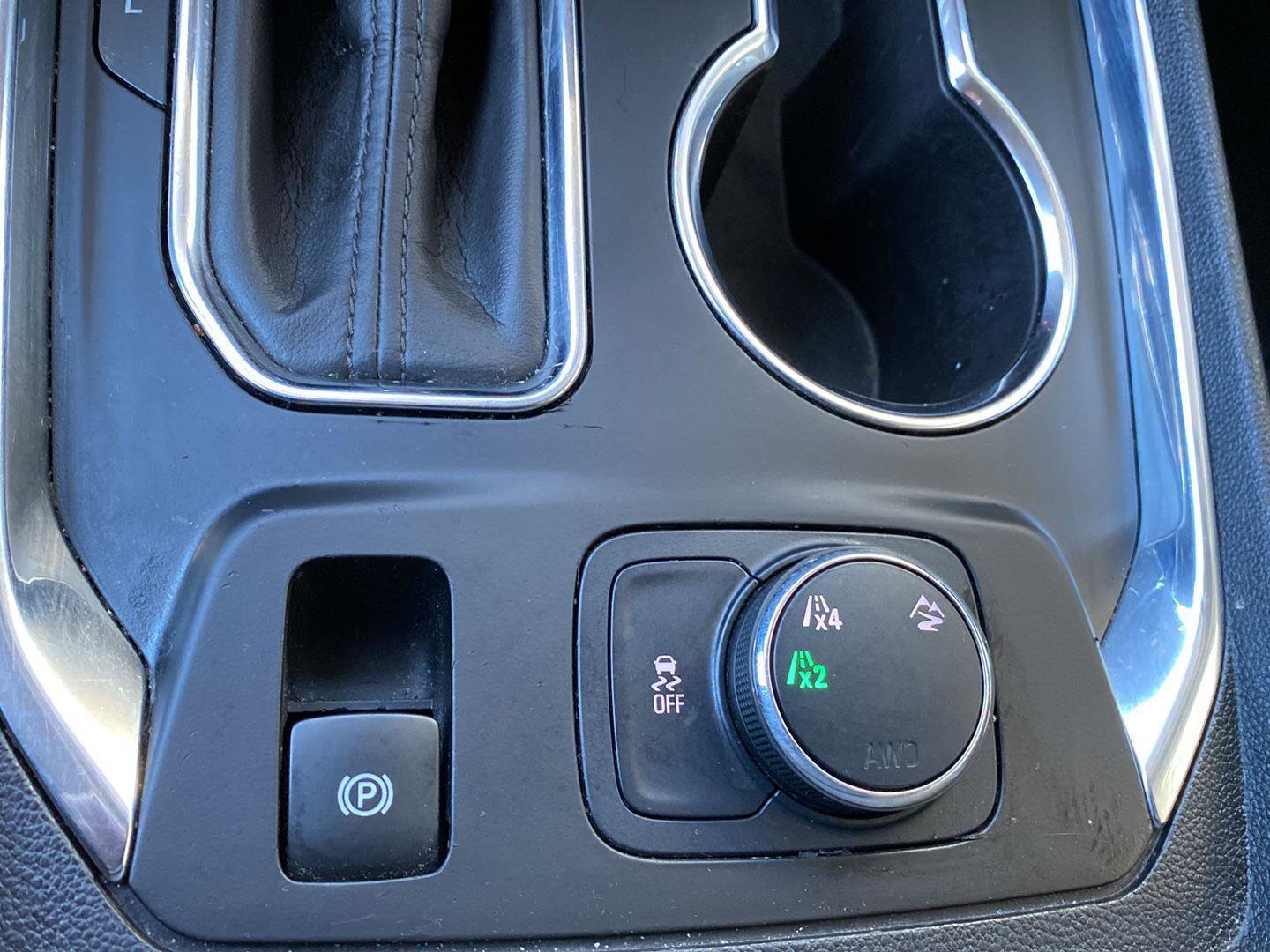 Used 2020 Chevrolet Traverse LS image 23