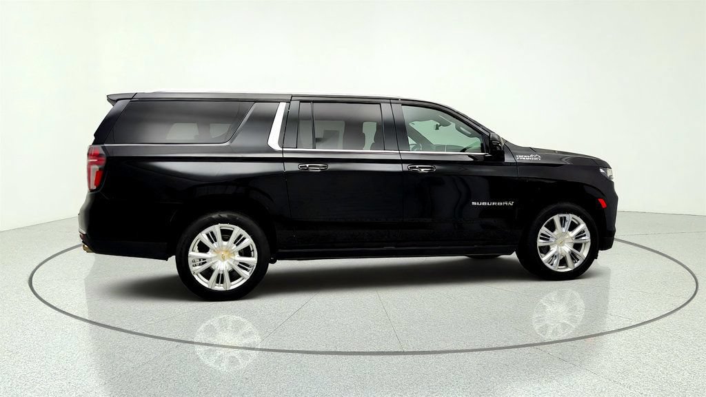 Used 2022 Chevrolet Suburban High Country AWD/4WD image 4