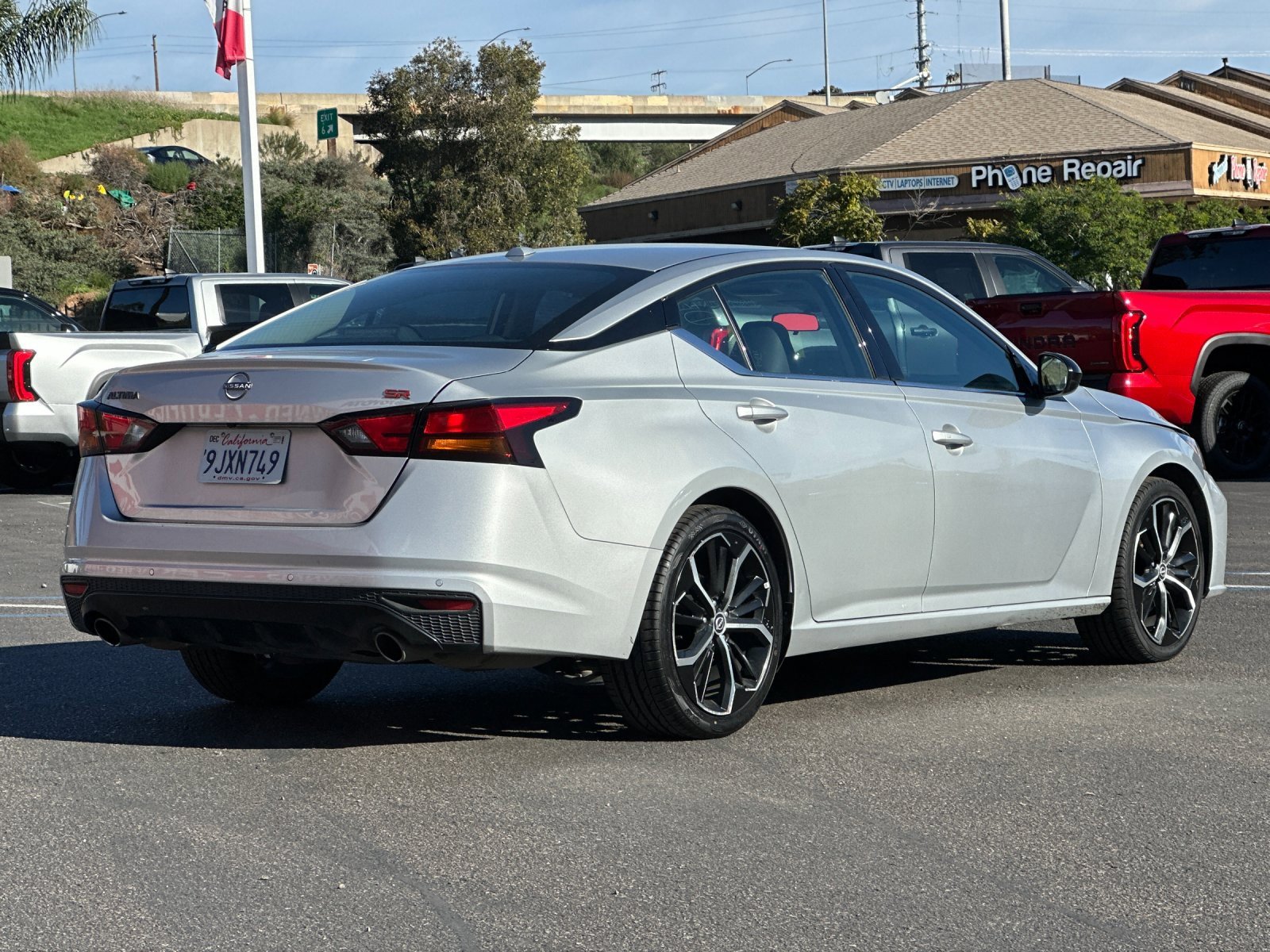 Used 2024 Nissan Altima 2.5 SR image 5