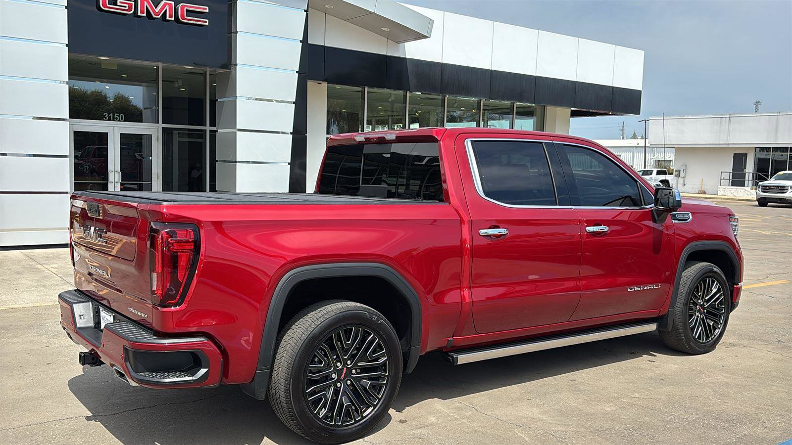 Certified 2024 GMC Sierra 1500 Denali w/ Technology Package AWD/4WD image 8