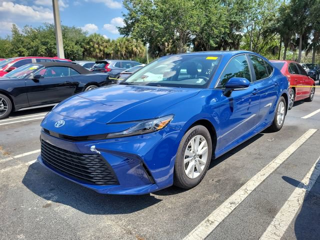Used 2025 Toyota Camry LE w/ Convenience Package FWD image 3