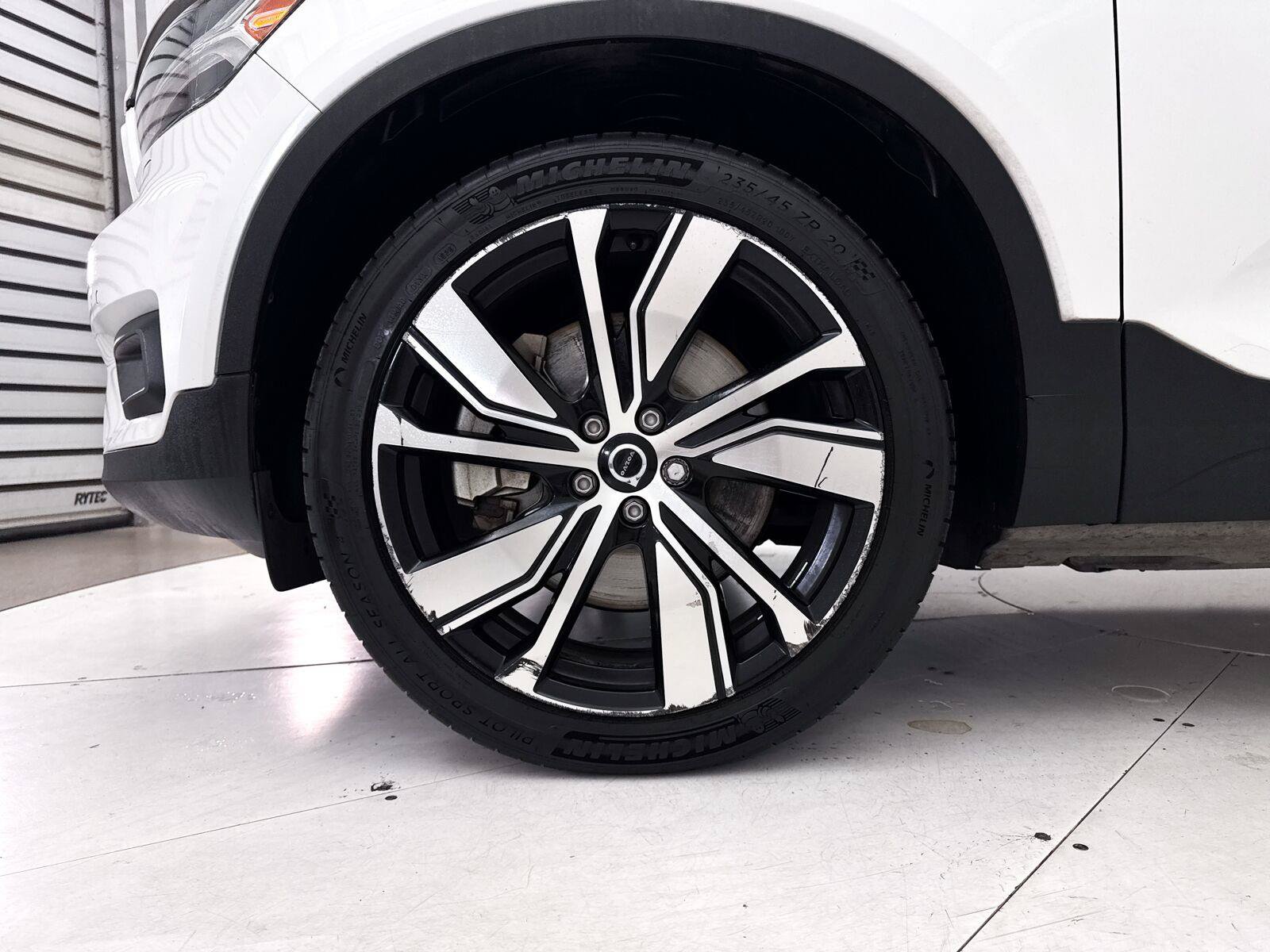 Used 2021 Volvo XC40 P8 Recharge w/ Advanced Package AWD/4WD image 14