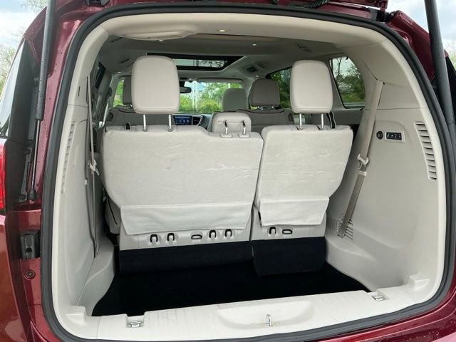 Used 2019 Chrysler Pacifica Limited FWD image 11
