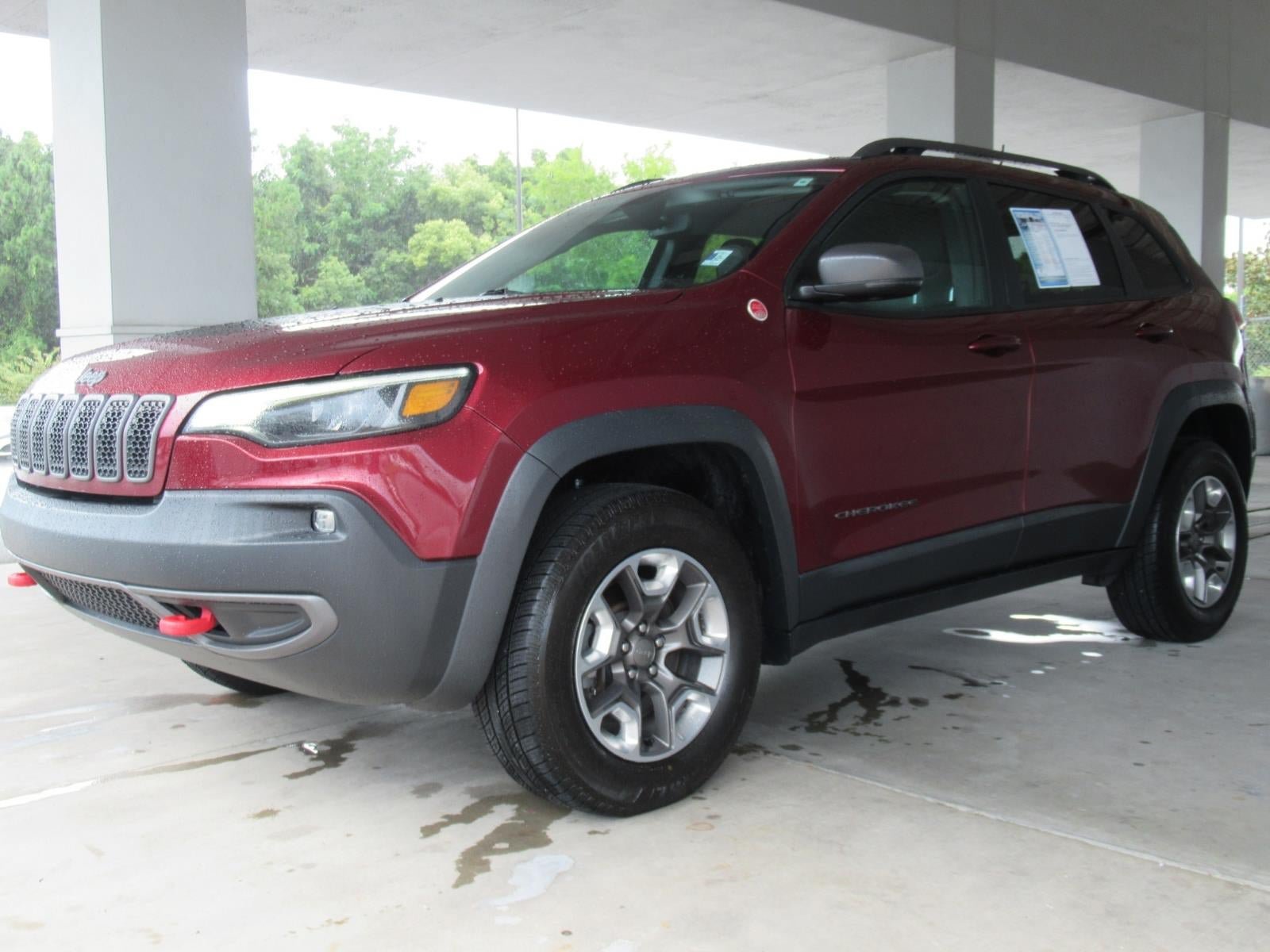 Used 2019 Jeep Cherokee Trailhawk w/ Comfort/Convenience Group AWD/4WD image 3