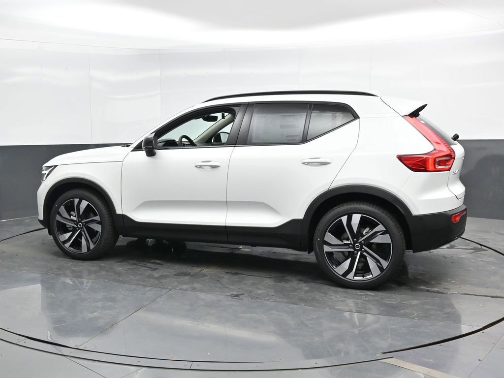 New 2025 Volvo XC40 B5 Plus w/ Protection Package Premier image 7