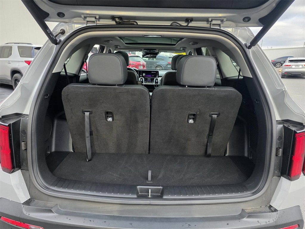 Used 2023 Kia Sorento SX Prestige image 10