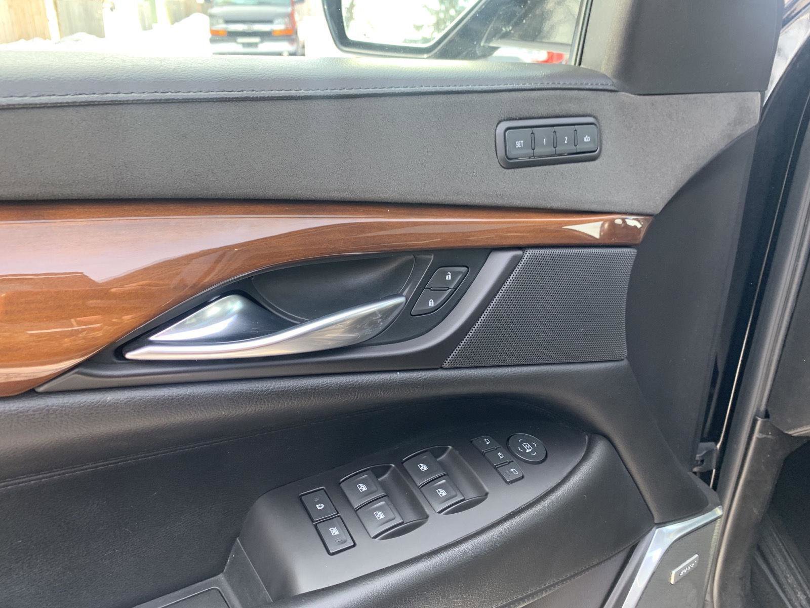 Used 2020 Cadillac Escalade ESV Luxury image 9