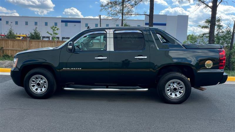 Used 2013 Chevrolet Avalanche LT RWD image 9