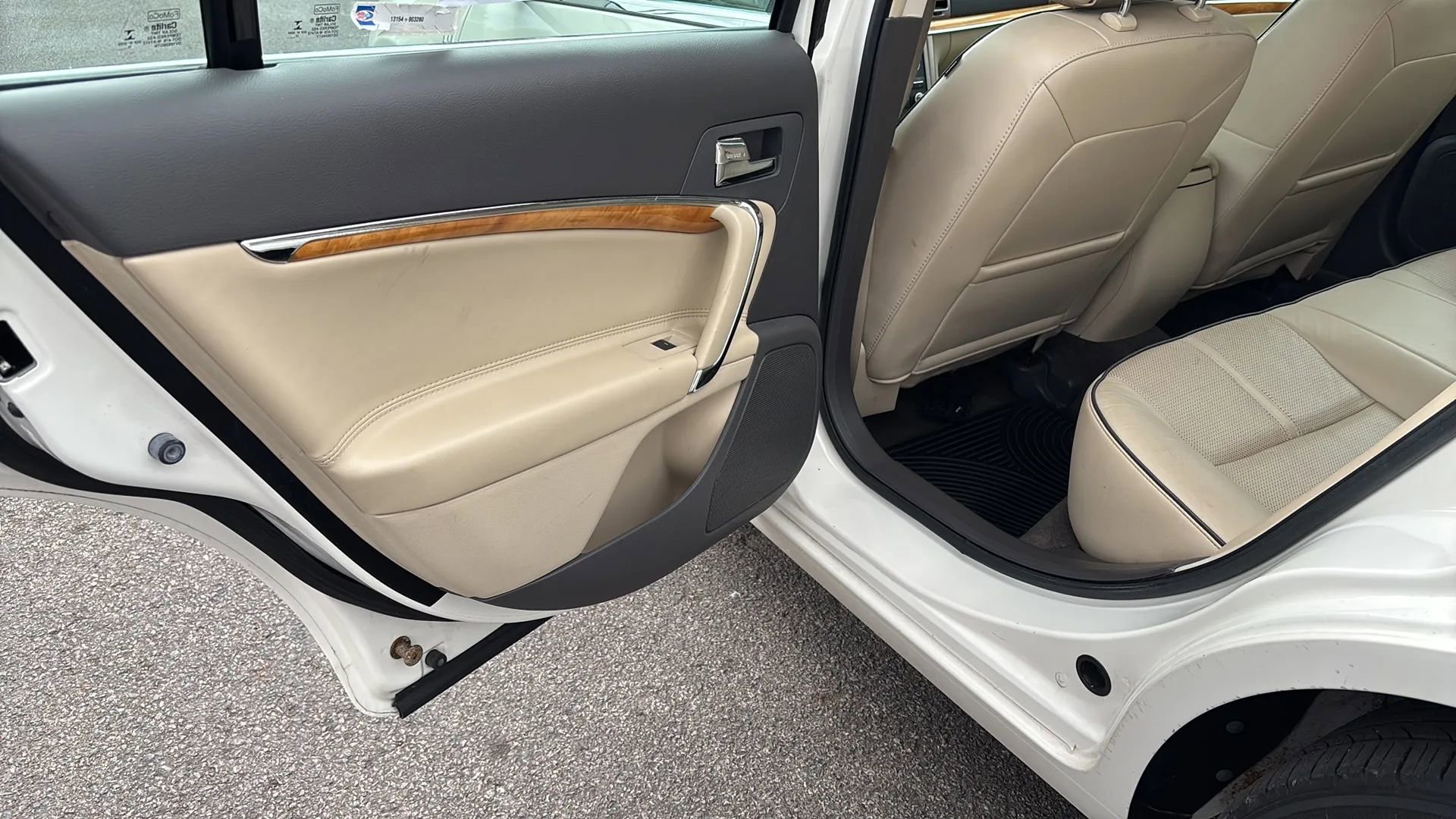 Used 2012 Lincoln MKZ FWD image 11