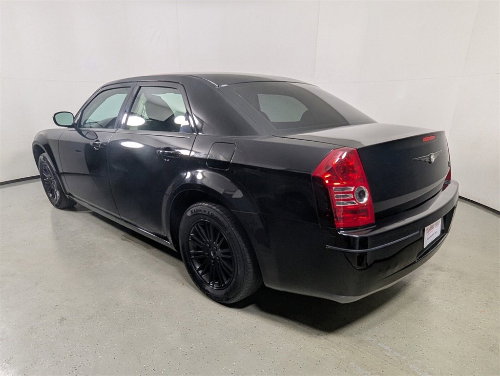 Used 2010 Chrysler 300 Touring image 5