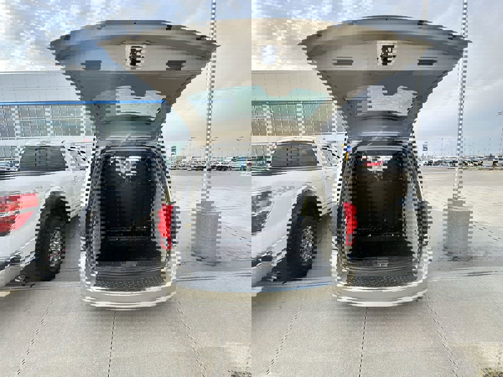 Used 2013 Dodge Grand Caravan SE image 22