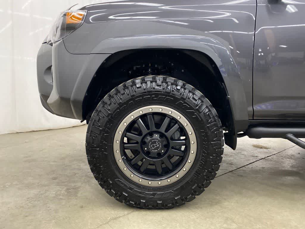 Used 2018 Toyota 4Runner SR5 Premium AWD/4WD image 11