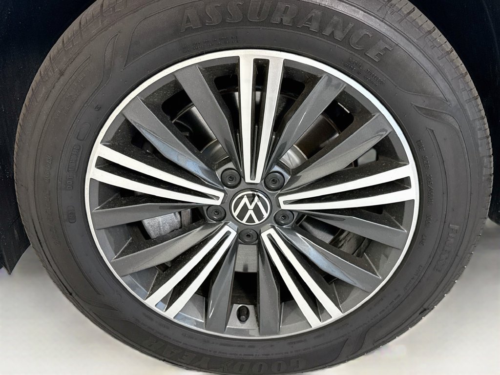 Used 2024 Volkswagen Tiguan Wolfsburg Edition AWD/4WD image 30