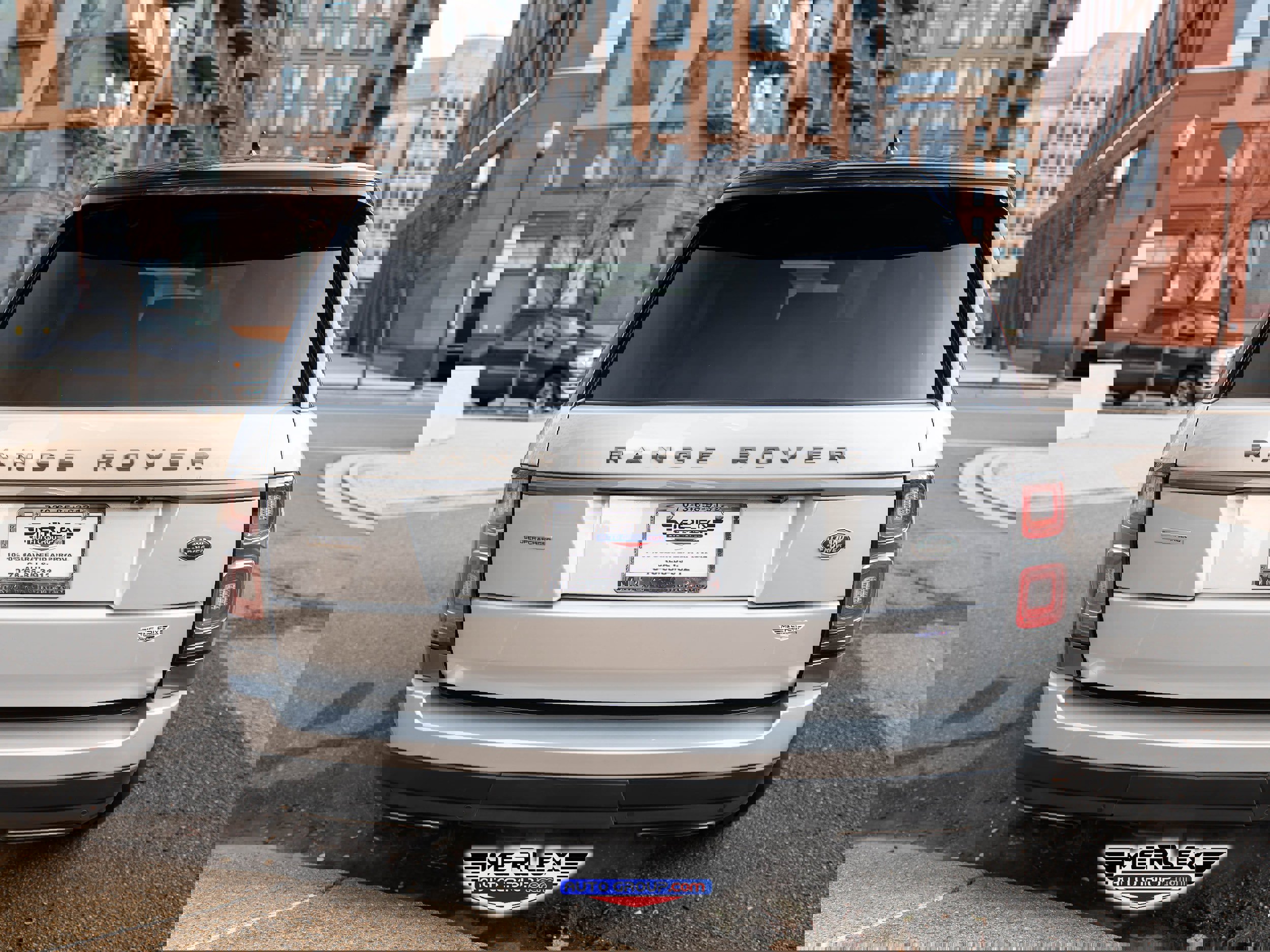 Used 2018 Land Rover Range Rover Long Wheelbase Supercharged image 6